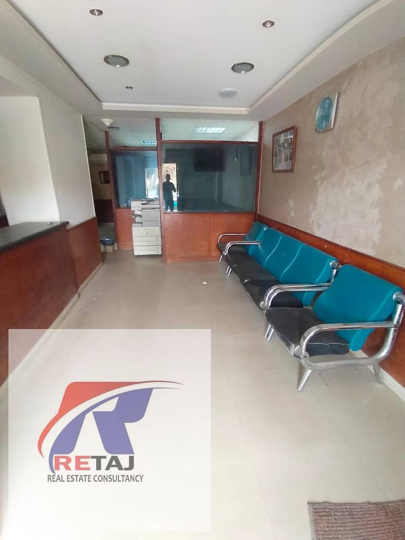 For Rent: Fully Furnished Ground Floor Administrative Office with Private Entrance, 250 sq m Net Area, Final Administrative License, Fully Furnished a – pohled 5