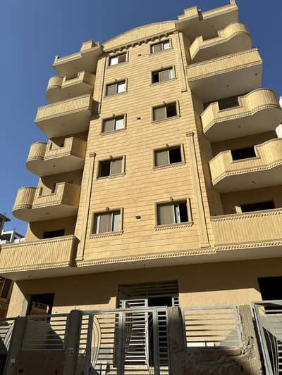 3 Bedroom Apartment for Sale in 6th of October, Giza - للبيع من المالك