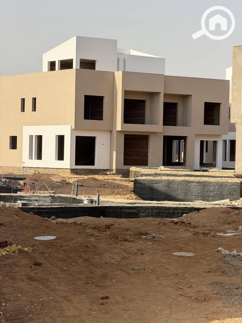 E Villa for Sale 200 sqm Immediate Delivery and Ready for Viewing in Rosail Compound Mostakbal City Near Madinaty - Widok 6