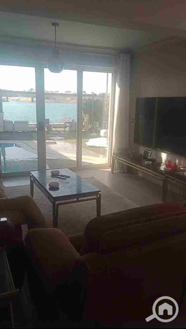 With a Private Marina & Full Spa. . Own Your Luxury Hotel-Style Villa in a Rare Location at Marina 5 - Ansicht 3