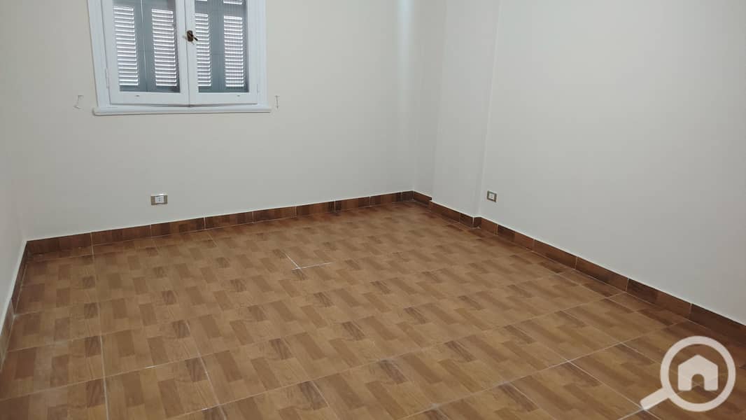Office space for rent 170m in Loran, steps from the sea - Więcej