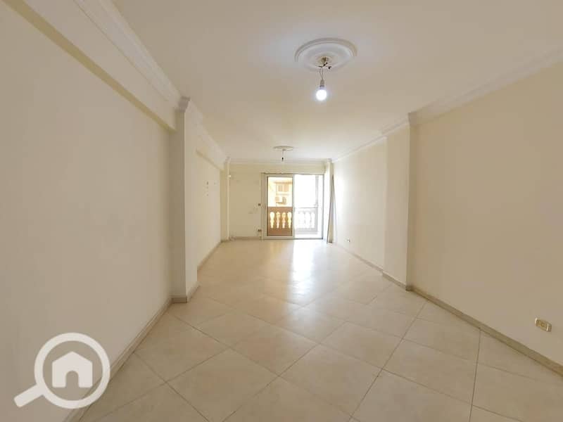 Residential apartment for rent 170 m Smouha steps from Fawzy Moaz Street / with kitchen cabinets – pohled 2