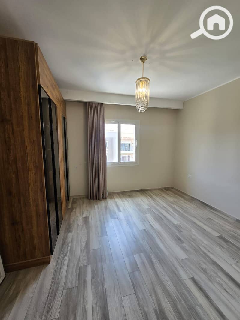 For Sale | Penthouse 191 sqm + 98 sqm Roof – October Plaza by SODIC, 6th of October - Ansicht 5