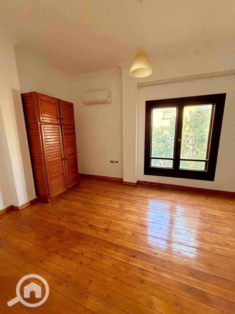 Duplex for rent in the first neighborhood, semi-furnished, residential only, with a private entrance and front and back garden. - Widok 6