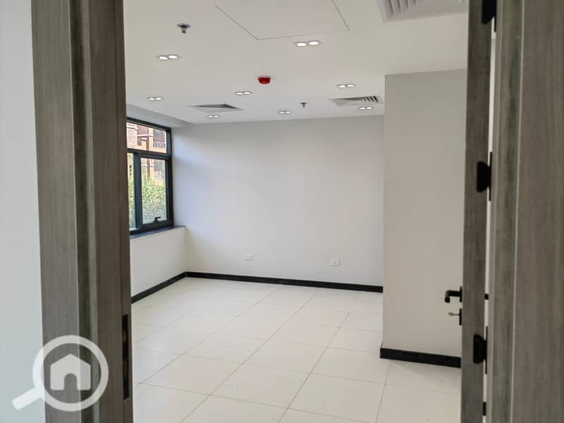 Clinic for rent 65m furnished with air conditioning in Central Avenue, Sheikh Zayed, view Park Street Mall - Widok 3