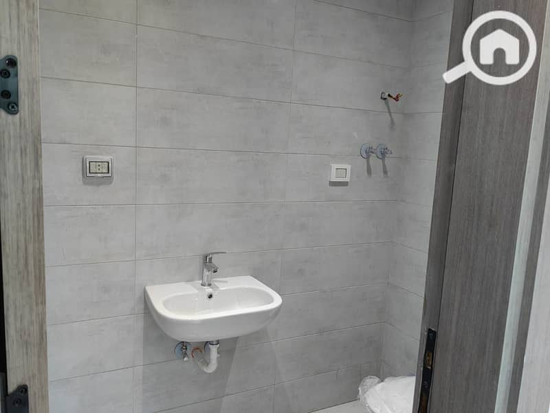 Clinic for rent 65m furnished with air conditioning in Central Avenue, Sheikh Zayed, view Park Street Mall - Widok 6