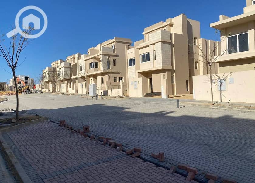 Best price Deliverd Townhouse 208m in Tawny Hyde Park Palm Hills area October - Ansicht 2