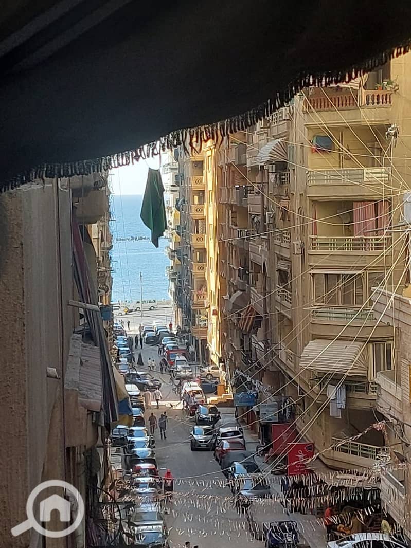 Apartment for sale, 3 rooms and a living room in three sections, 2 bathrooms and a kitchen, third floor on 15 Street with a sea view. – pohled 2