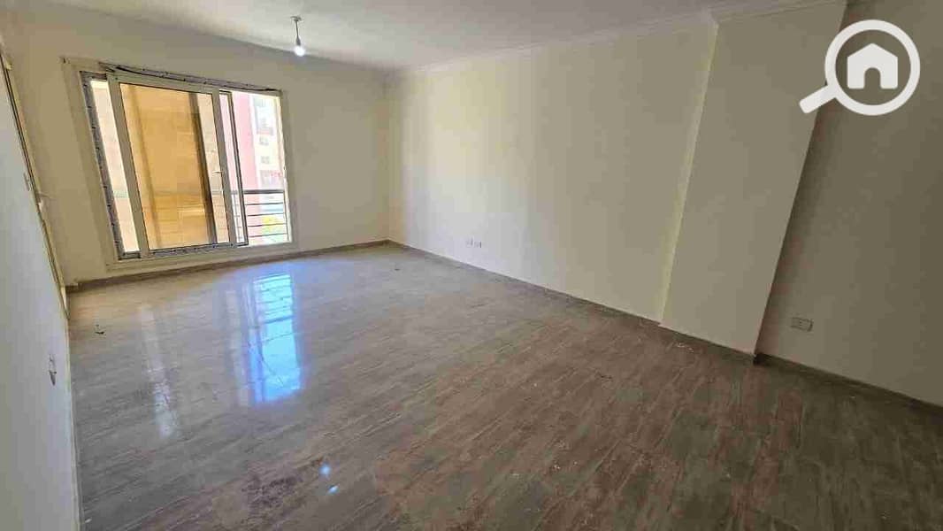 Apartment for sale in Janna Misr Compound, New Cairo, at the end of American University Street, close to the Southern 90 and next to Lifestate Compound. - Więcej
