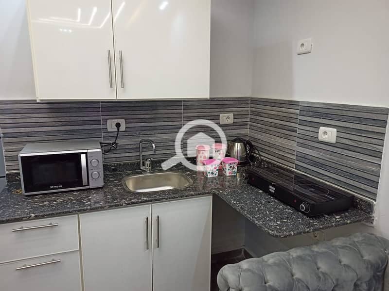 30m studio, super luxury furniture, air-conditioned, sea view, with a swimming pool - Ansicht 4