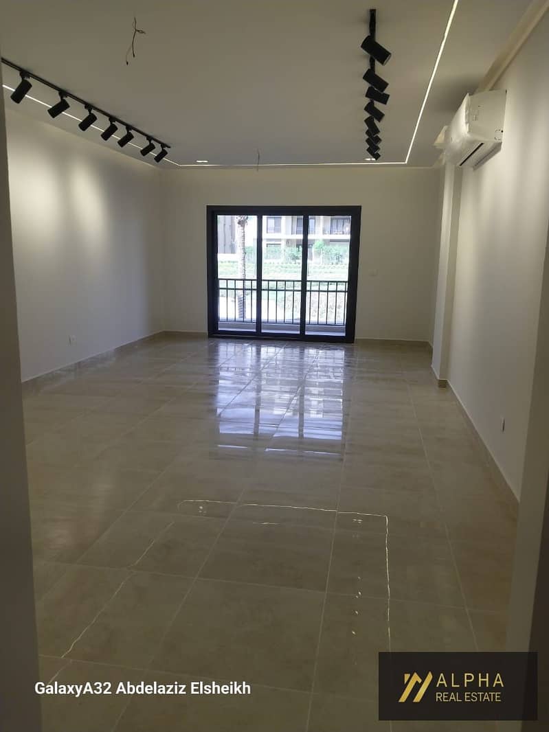 Apartment for rent in Al Marasem New Cairo Fifth Settlement near AUC Golden Square prime location luxury living kitchen and ACs - Widok 3