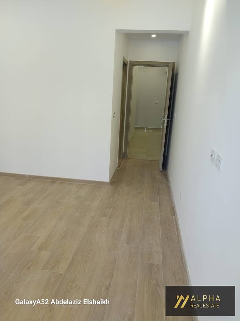 Apartment for rent in Al Marasem New Cairo Fifth Settlement near AUC Golden Square prime location luxury living kitchen and ACs - Widok 5