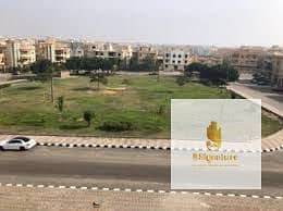 Fully furnished ground floor studio for rent in Al Yasmin 8, First Settlement, street view - Mehr
