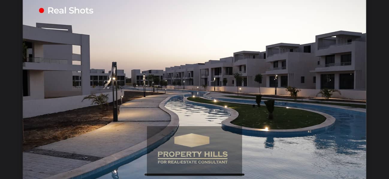 Receive immediately a villa in front of Beverly Hills in a prime location on the Dahshur Link in Lake West. - Ansicht 3
