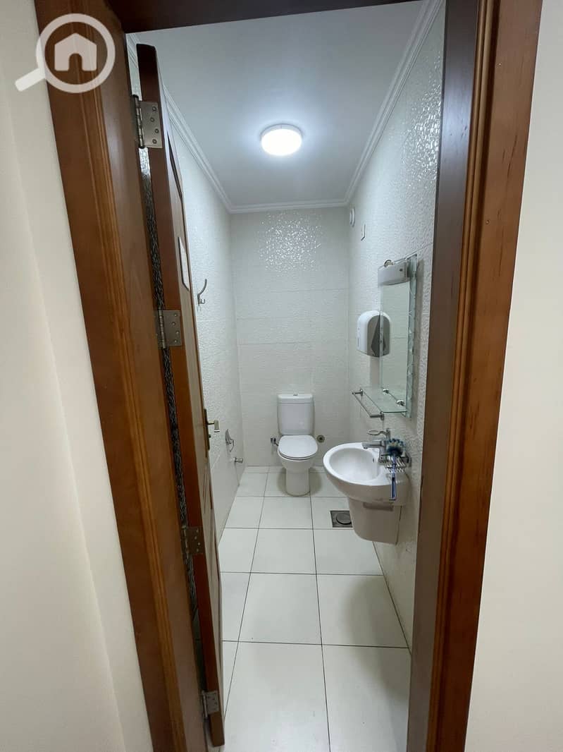 5 1000597213. jpg