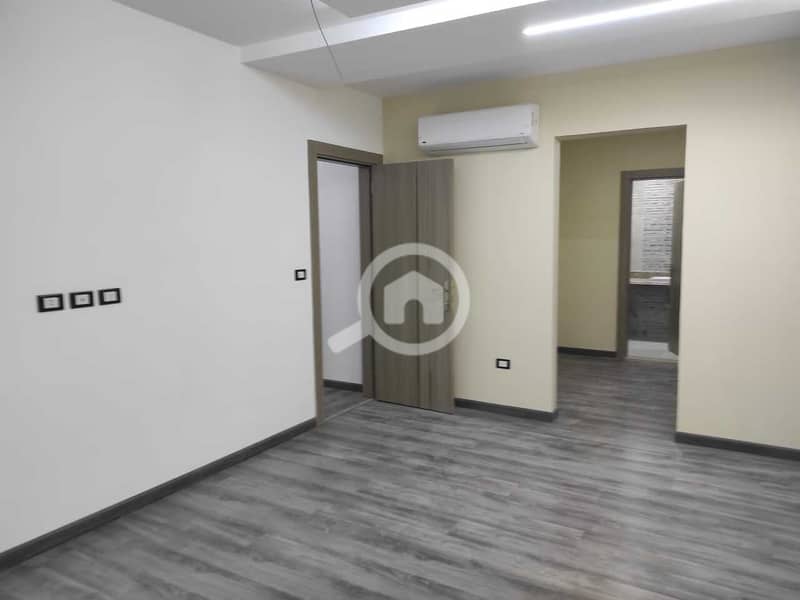 9 672184cd-d2ae-4413-8681-63ec02284f80. jpg