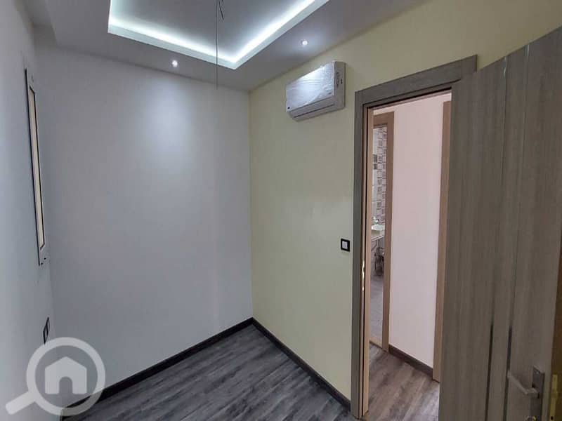 10 8711d528-abcb-4ef4-ba6f-480d937a3826. jpg