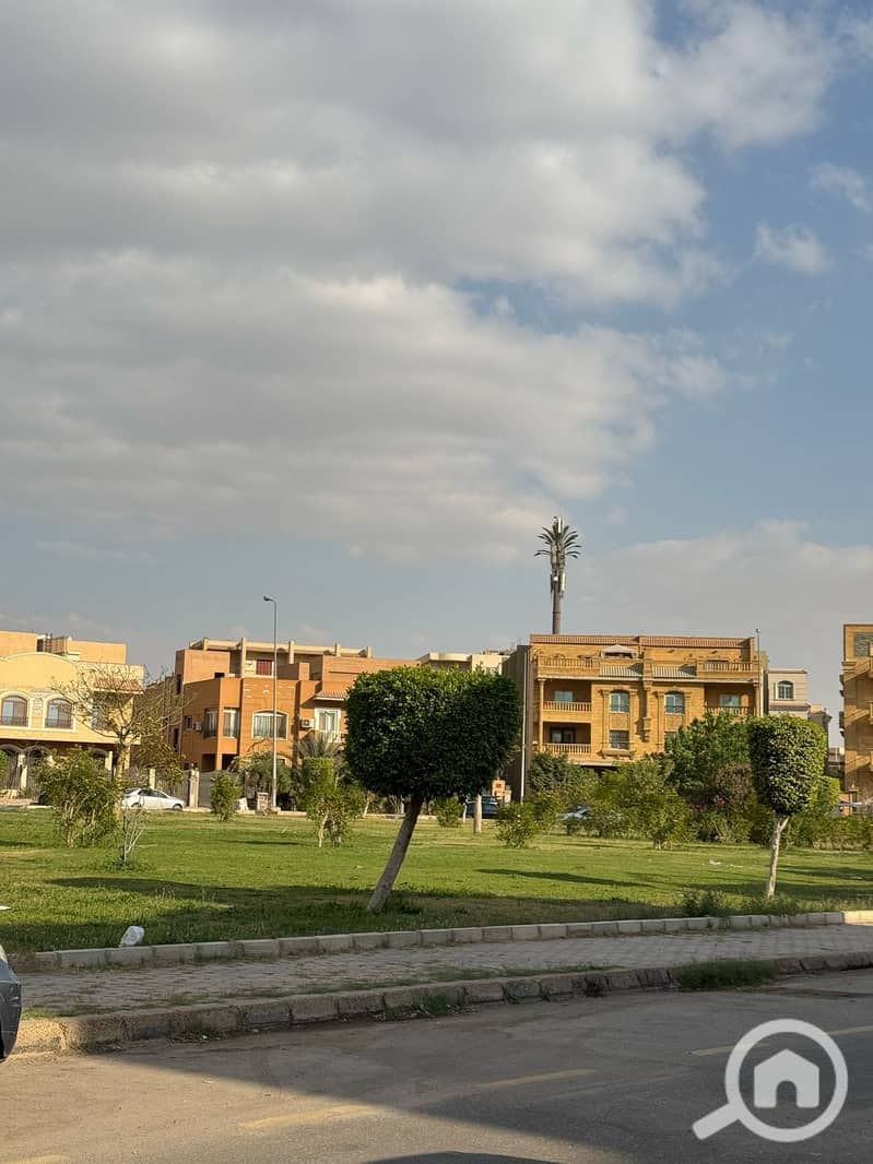 Duplex for sale, semi-finished, in Al Yasmin 2, immediate occupancy, 300 meters + 115 meters garden, electricity and water meters available, natural g - Ansicht 2