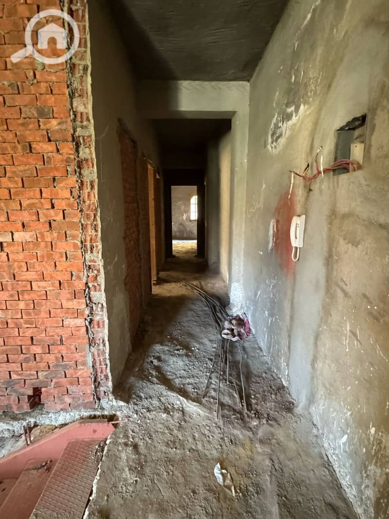 Duplex for sale, semi-finished, in Al Yasmin 2, immediate occupancy, 300 meters + 115 meters garden, electricity and water meters available, natural g - Ansicht 5