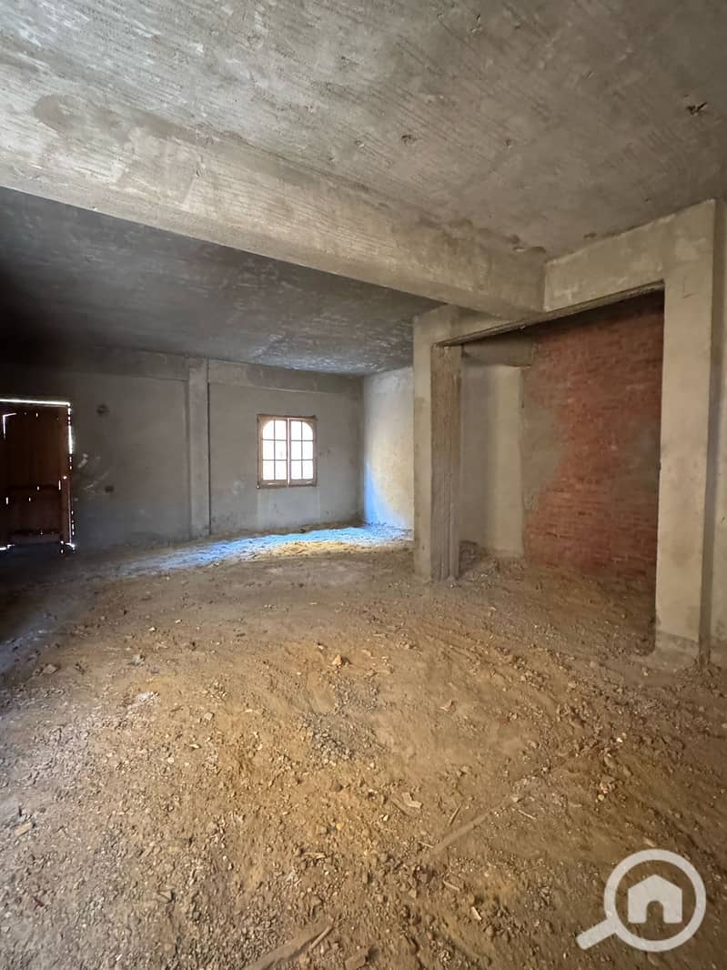 Duplex for sale, semi-finished, in Al Yasmin 2, immediate occupancy, 300 meters + 115 meters garden, electricity and water meters available, natural g - Mehr