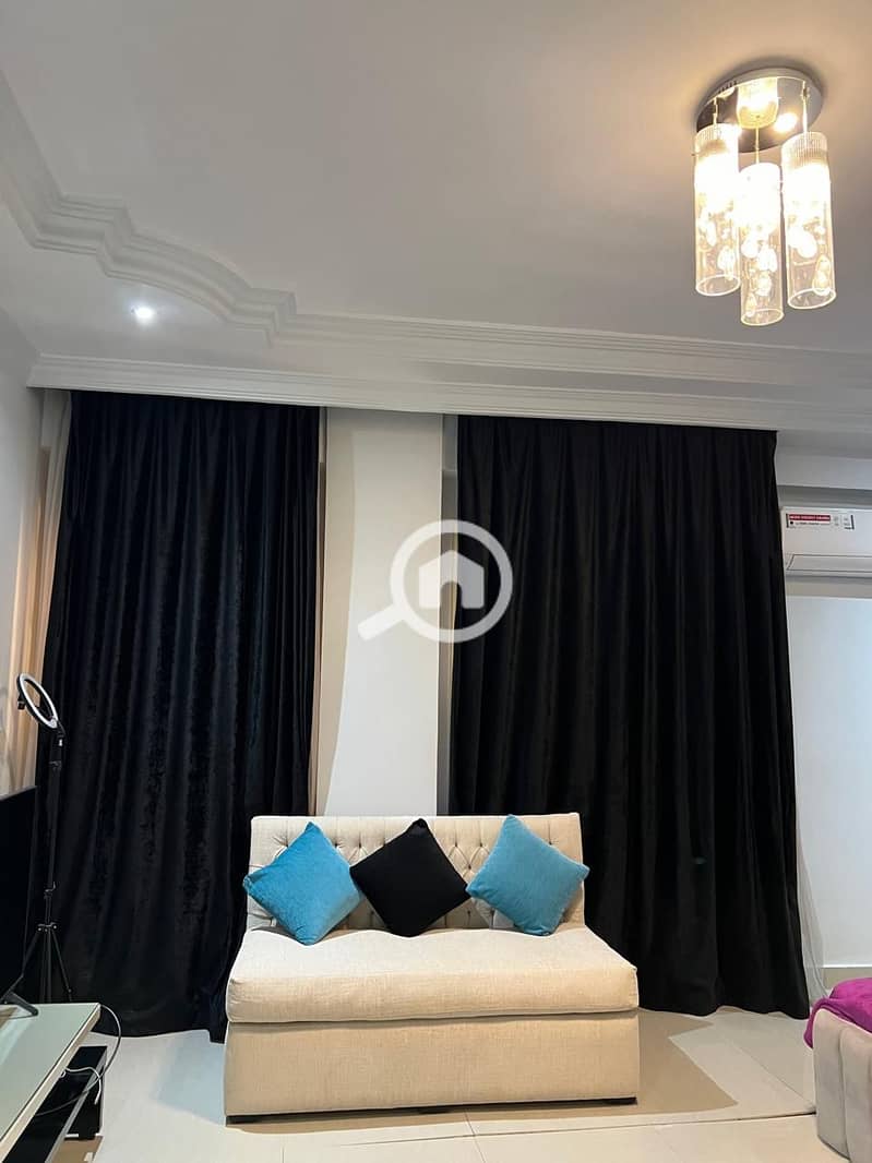 For sale, a distinguished duplex with ground and first floors in Al Banafseg, Al Tagammoa Al Khames. Area: 198 square meters, private garden: 50 square meters. – pohled 2