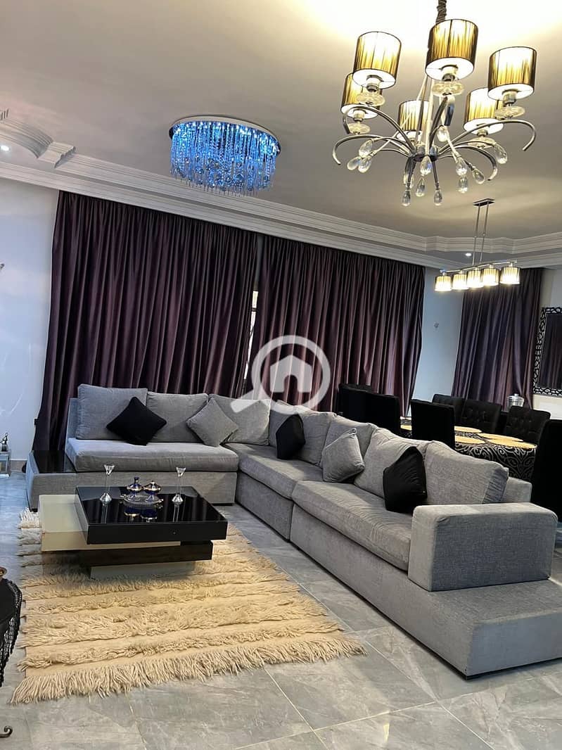 For sale, a distinguished duplex with ground and first floors in Al Banafseg, Al Tagammoa Al Khames. Area: 198 square meters, private garden: 50 square meters. – další