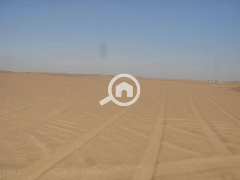A very distinctive land in the Fifth Settlement, commercial administrative, the first neighborhood, an excellent location. - Widok 2