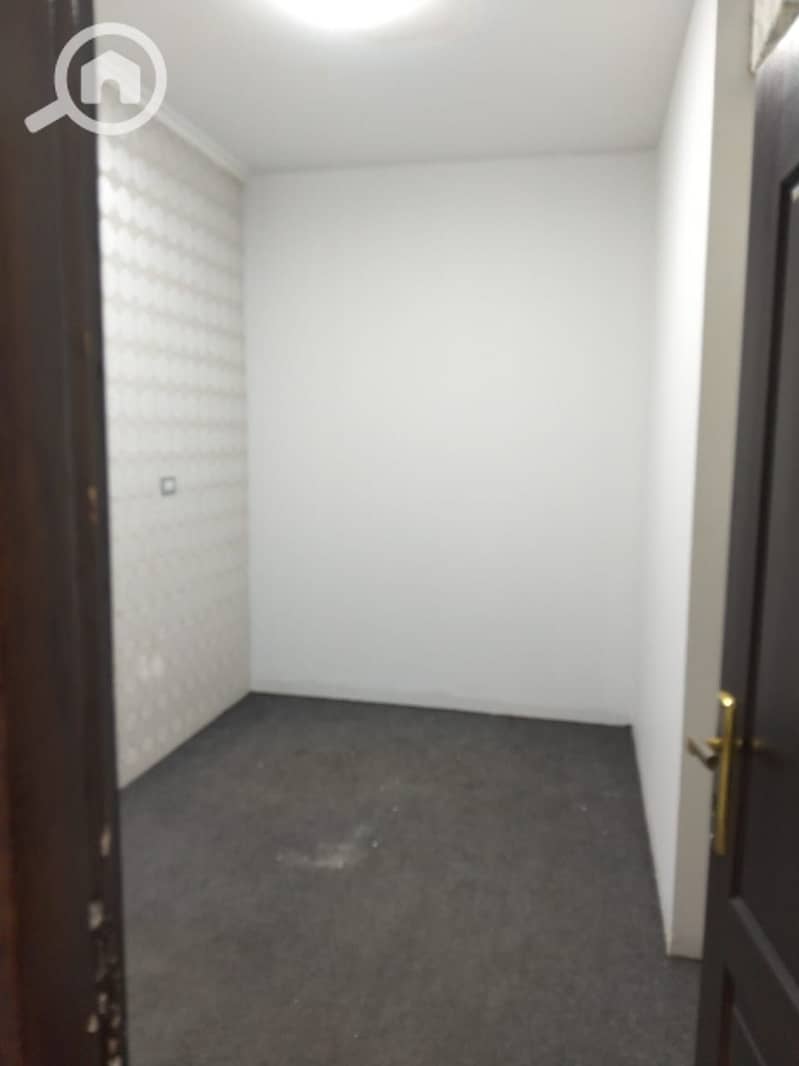 Exclusive duplex for companies with a private entrance, located near the first district on street 90 and public transport. – další