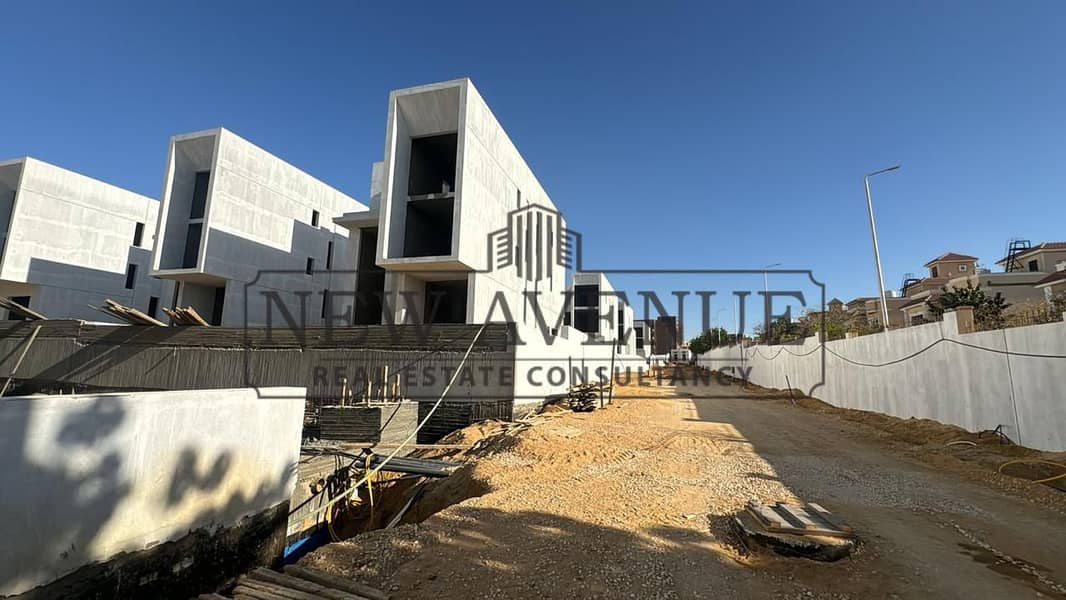 Standalone Villa with Basement in Waterway Villas Ready to move with Installments Core and shell by Water Way Development - Vista 5