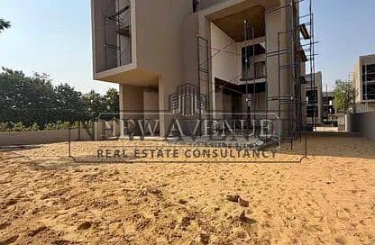 Standalone Villa with Basement in Waterway Villas Ready to move with Installments Core and shell by Water Way Development - Altro