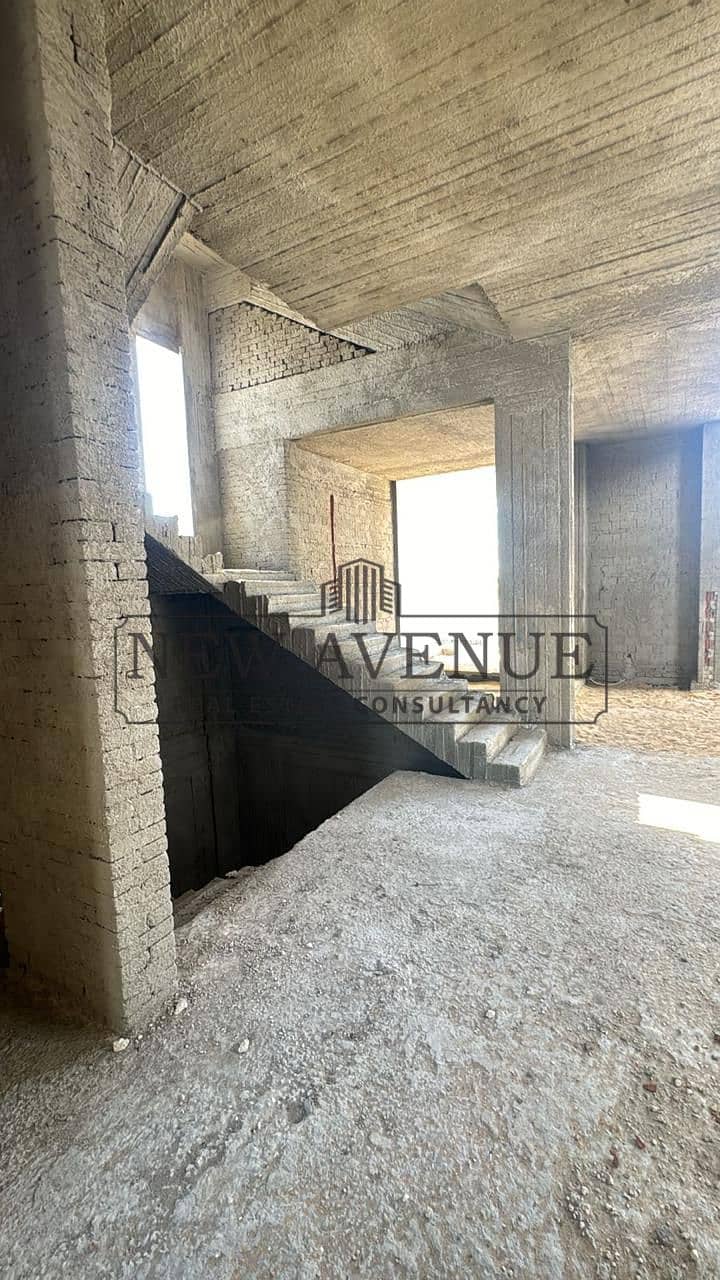 Standalone Villa with Basement in Waterway Villas Ready to move with Installments Core and shell by Water Way Development - Vista 3