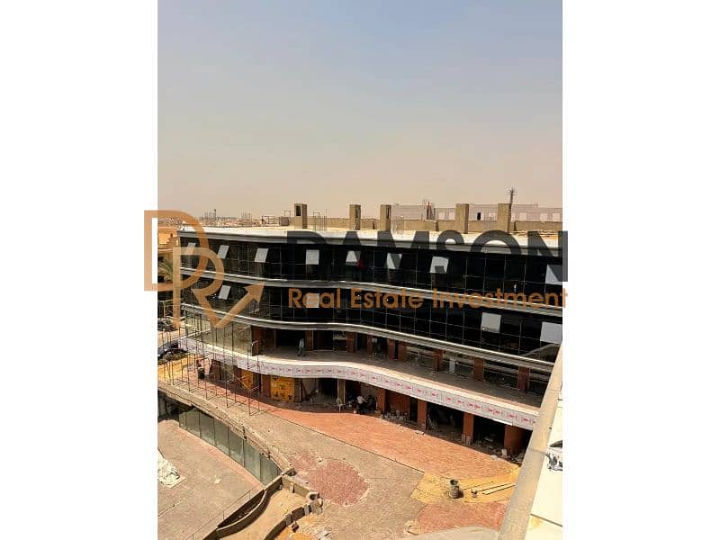 Office for sale, 34 sqm, immediate delivery, already leased, located inside a mall in the Yasmeen area, First Settlement (Tagamoa El Awal) - Widok 4