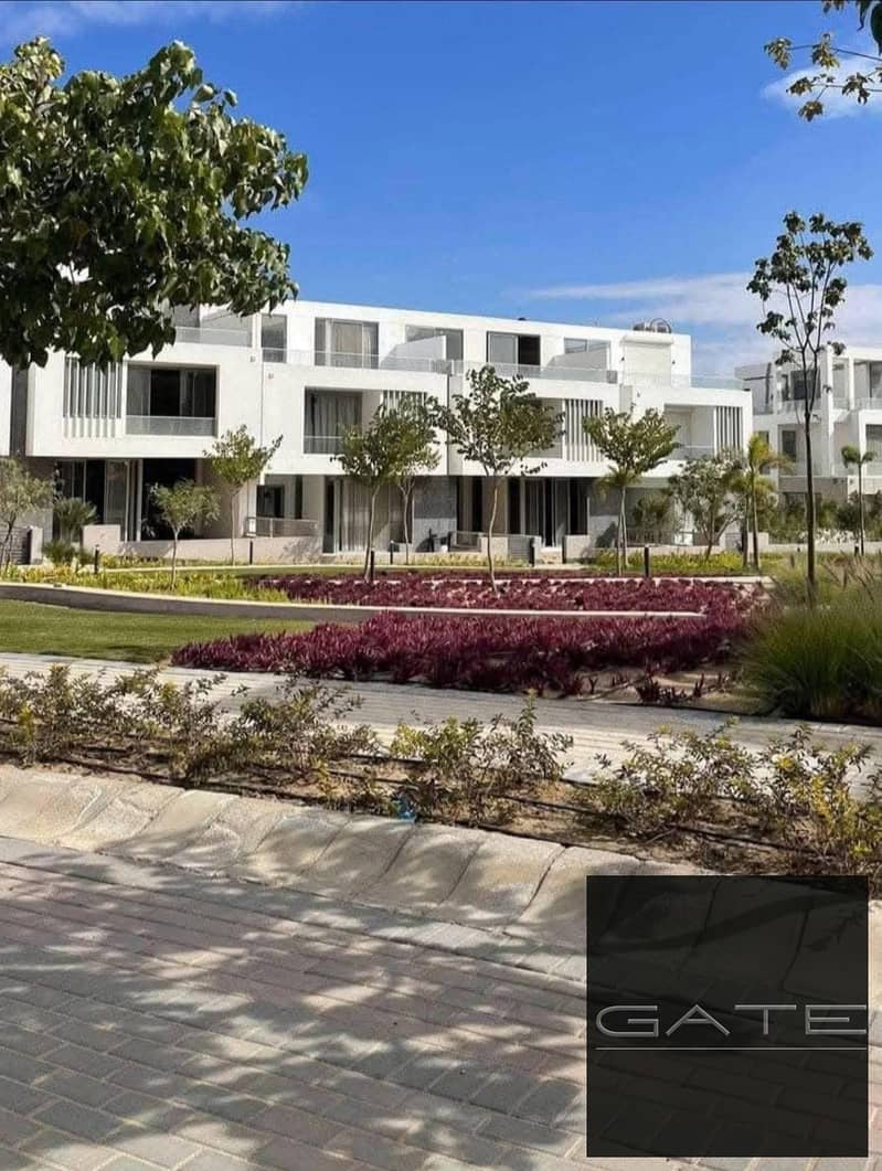 fully inished - Middle Townhouse on the Lake for Sale in Joulz Compound Prime location in Phase 1 facing New Giza - Ansicht 2