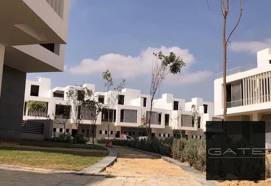 fully inished - Middle Townhouse on the Lake for Sale in Joulz Compound Prime location in Phase 1 facing New Giza - Ansicht 6