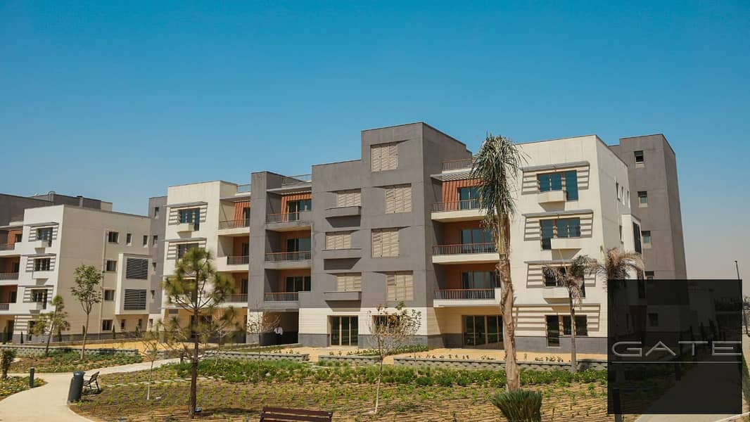 Middle townhouse for sale in District 5 – Centers, 258m² built-up area – direct view of Clubhouse – ready for immediate occupancy - Widok 2
