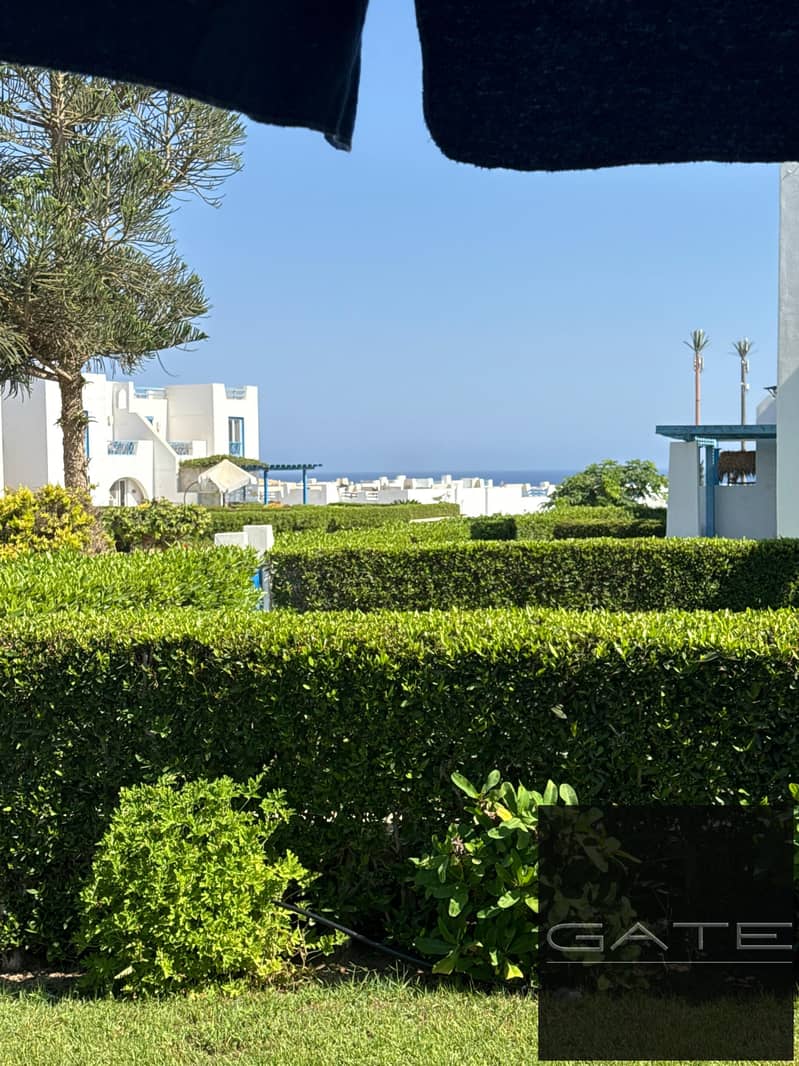 Resale – Lowest Price Ground Floor with Garden | Ready to Move | Fully Finished & Furnished in Greek Island | Full Sea View – pohled 4