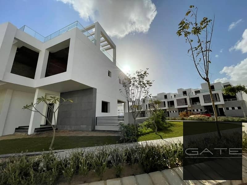Resale | Best-Priced Fully Finished Townhouse + ACs & Appliances | Prime Lake View - Ansicht 2