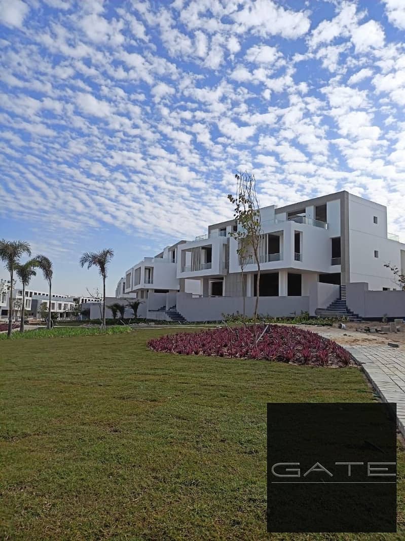 Resale | Best-Priced Fully Finished Townhouse + ACs & Appliances | Prime Lake View - Mehr