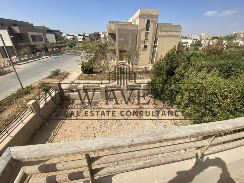 Ready to move Town house villa Prime location over wide view and water features ready by sabbour in the square - Ansicht 6