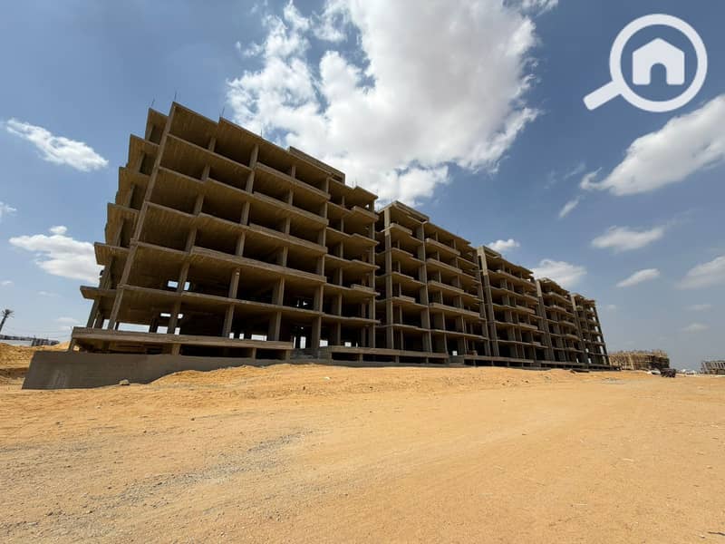 great opportunity last unit prime location with garden ground floor in jazal sheikh zayed nohza street 5% downpayment up to 10 years installments - Widok 2