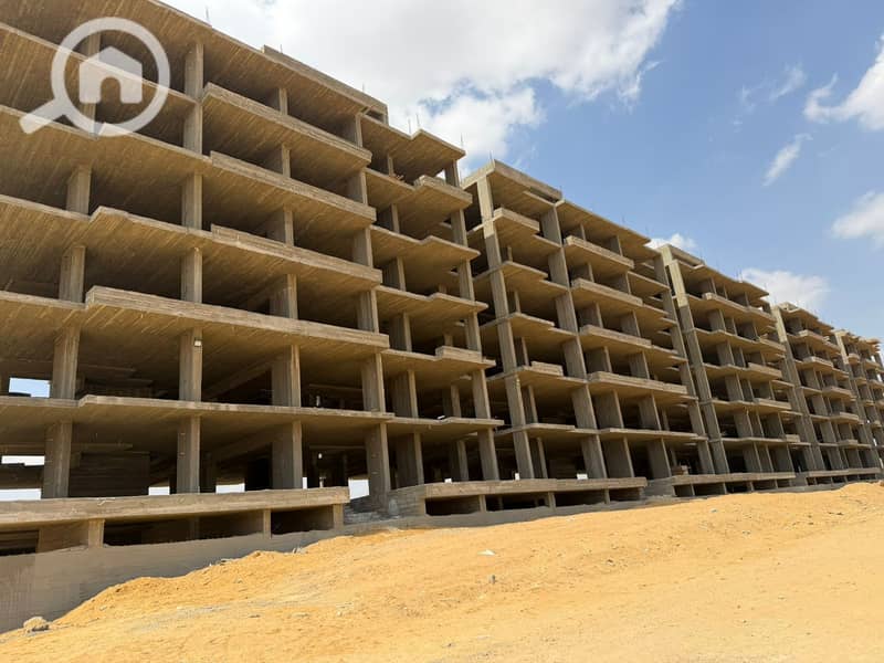 great opportunity last unit prime location with garden ground floor in jazal sheikh zayed nohza street 5% downpayment up to 10 years installments - Widok 3