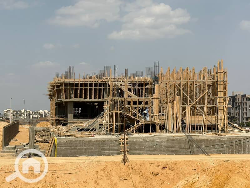 great opportunity last unit prime location with garden ground floor in jazal sheikh zayed nohza street 5% downpayment up to 10 years installments - Widok 4