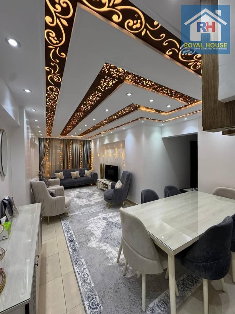 Luxury apartment for sale with a net area of 150 square meters in a prime location on a street parallel to Toman Bay Street in Eastern Zaitoun Gardens. - Ansicht 2