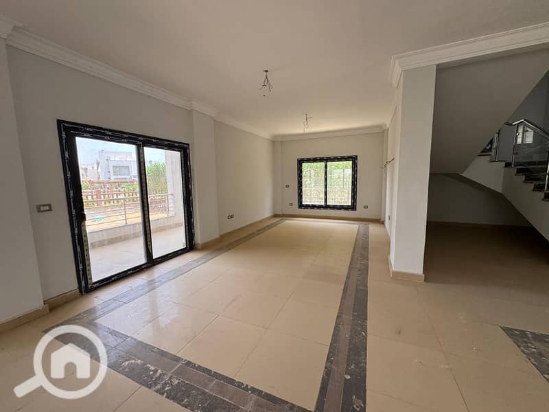 Standalone villa direct on wide garden prime location for rent in wesal views - Mehr