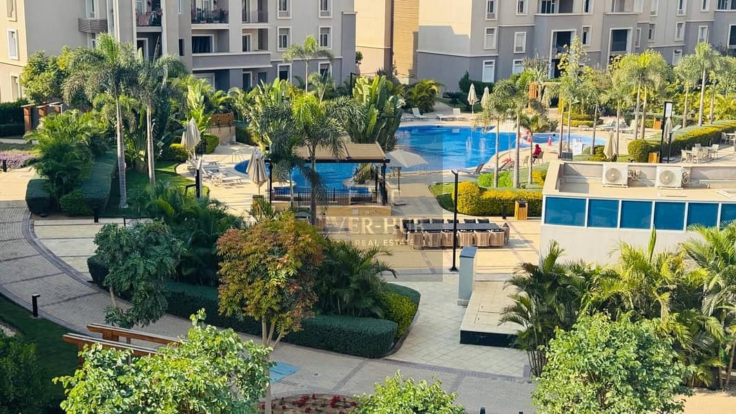 Penthouse in October plaza Sodic Very Prime location with two water features views ( right & left ) from the roof & balcony - Aanzicht 2
