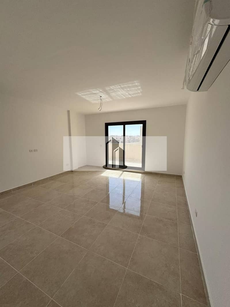 Penthouse for sale finished and ready to move in Golden Square Fifth Settlement in Fifth Square Al Marasem - Widok 2