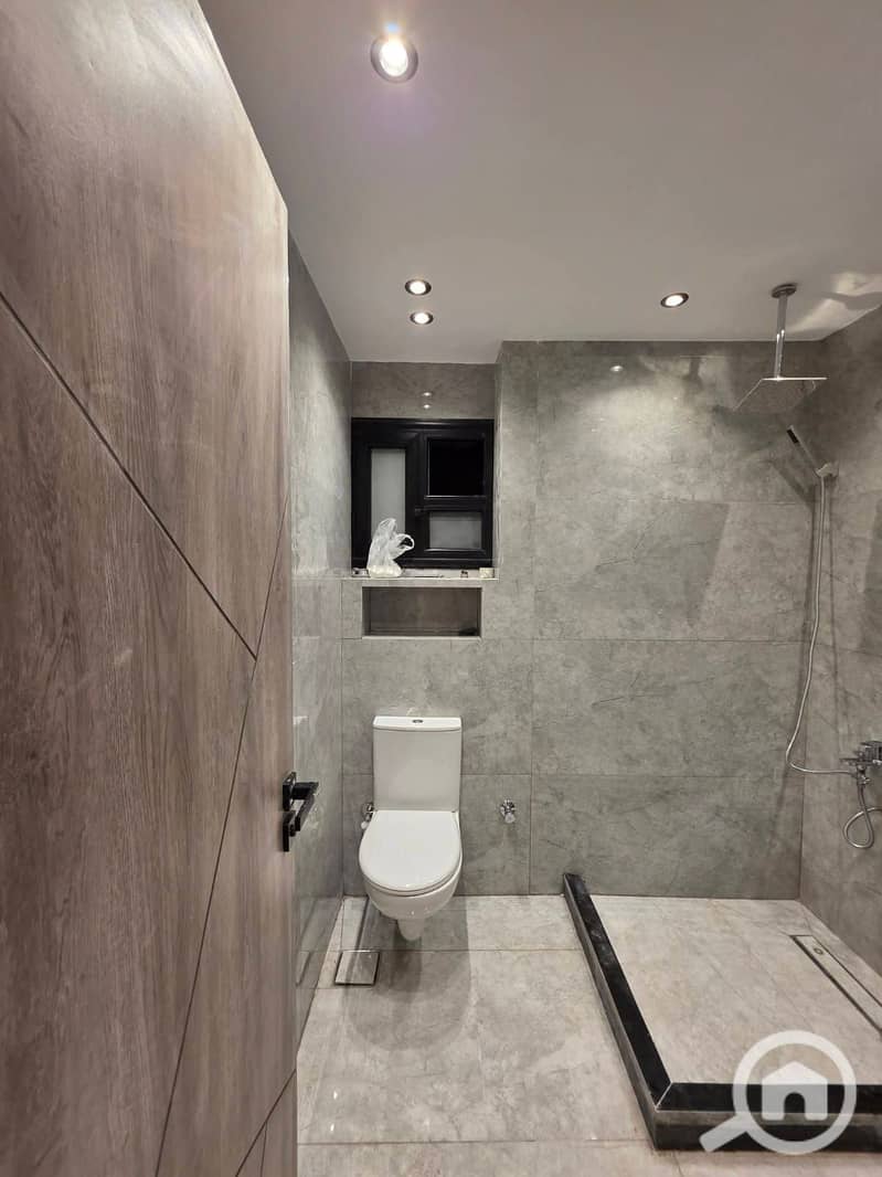 Apartment for sale in the heart of Sidi Bishr Al-Saraya – Khalid Bin Al-Waleed Main Street 150 m² Floor: 2 Price: 4.2 million - Więcej