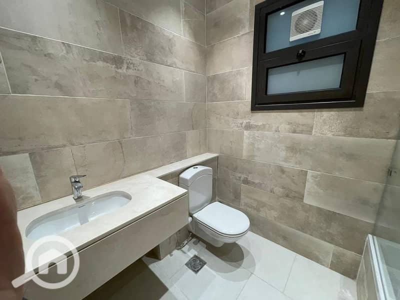 Prime finished apartment in Beverly Hills Allegria by Sodic , in the best location in Sheikh zayed city - Widok 5