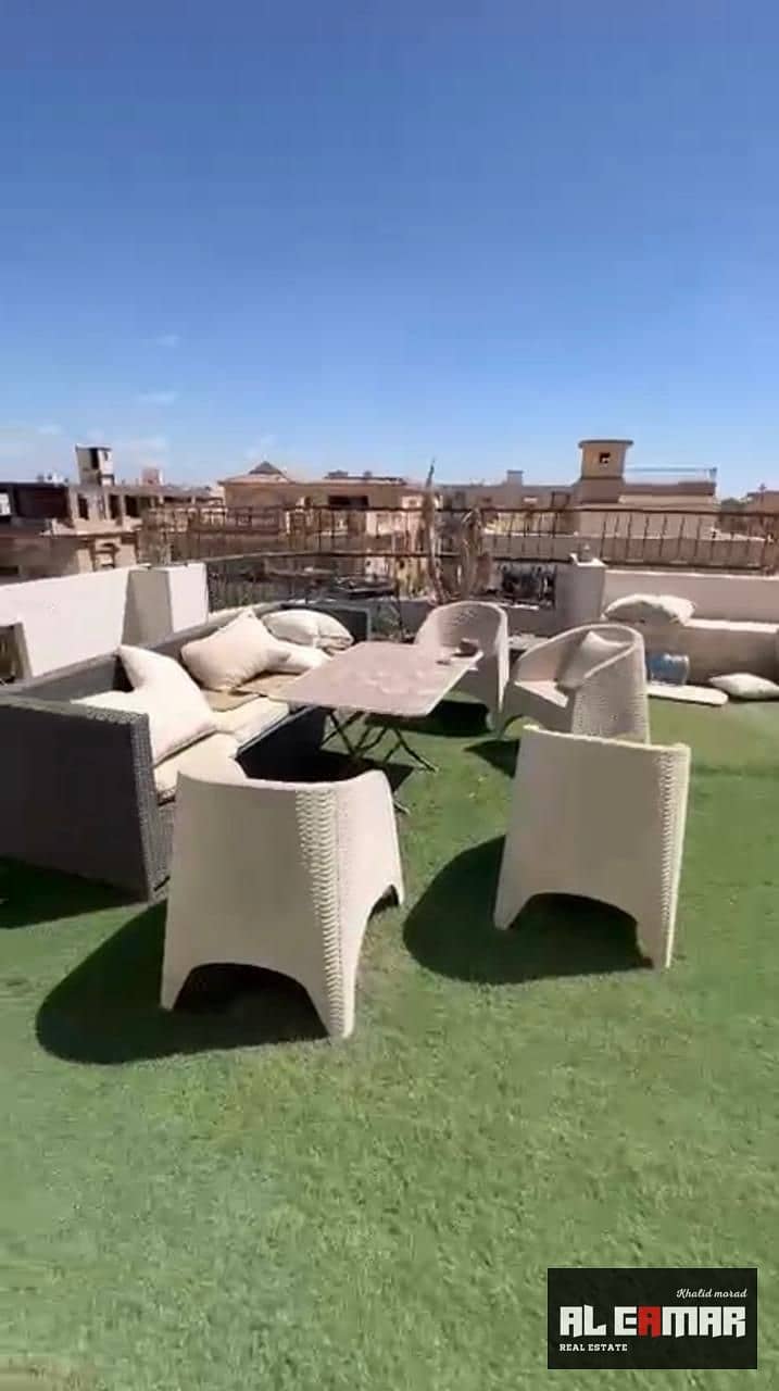 For sale: Prime rooftop apartment in the Fourth Tourist Area – 6th of October – pohled 2