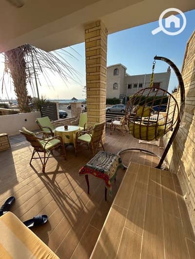 شاليه 2 غرفة نوم للايجار في الساحل الشمالي، مطروح - Chalet for rent, first row facing both the lake and the sea, Lotus Village.